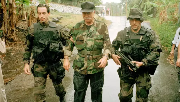 Bob Denard se rindió a los paracaidistas franceses enviados para detener su intento de golpe de Estado