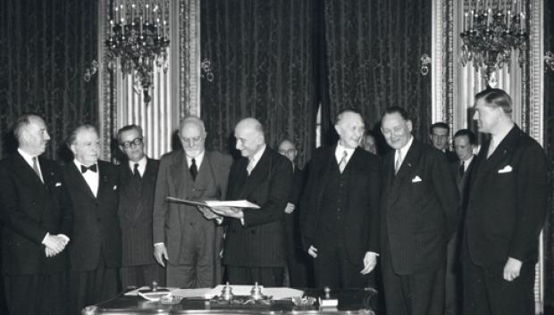 Firma del Tratado de París de 1951