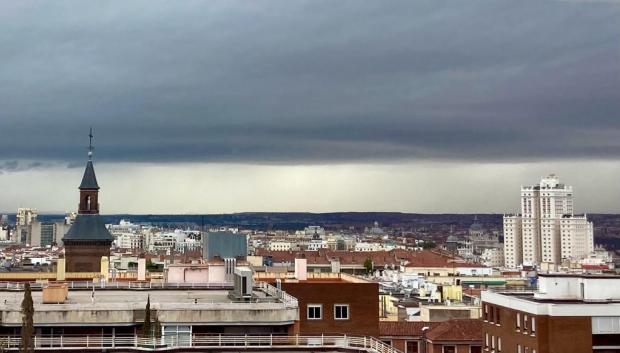 Vista de Madrid de este mediodía desde la redacción de El Debate