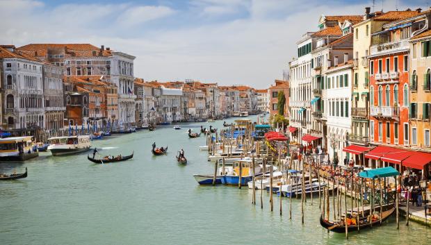 Vista de Venecia desde el puente Rialto