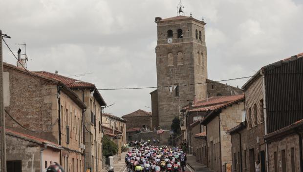 El pelotón de La Vuelta a España, en la undécima etapa de la carrera