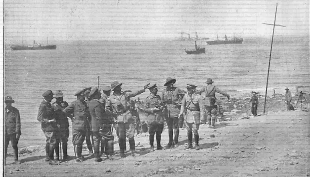 El general Saro con el general Sanjurjo en la playa de la Cebadilla, donde se efectuó el desembarco