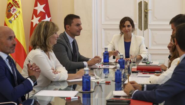 La presidenta de la Comunidad de Madrid, Isabel Díaz Ayuso, se reúne con el portavoz del PSOE, Juan Lobato