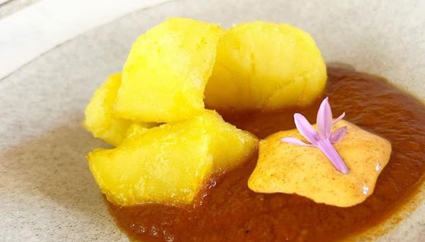 Con una base de sobrasada, las patatas de ´TC 28 Beber y comer´ han quedado en tercera posición
