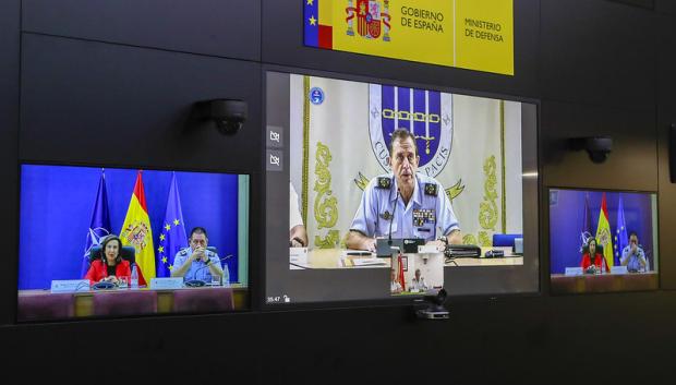 Un momento de la videoconferencia de la ministra de Defensa, Margarita Robles, con el