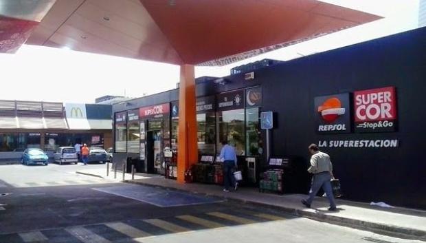 SuperCor, las gasolineras de Repsol e Hipercor ofrece un 4 % de descuento con la tarjeta del Corte Inglés