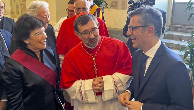 Isabel Celaá, embajadora de España en el Vaticano, y Félix Bolaños, ministro de la Presidencia