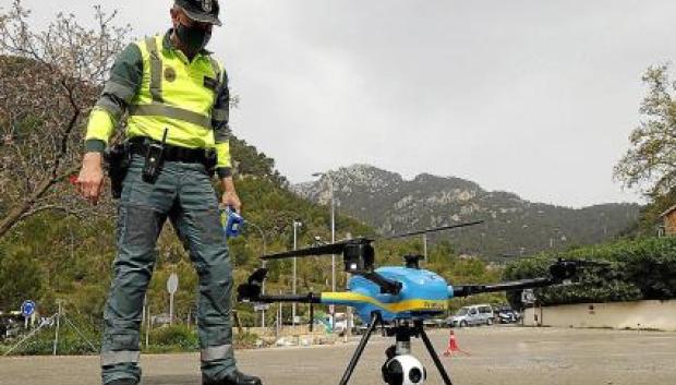 Los drones vuelan a una altura de 120 metros
