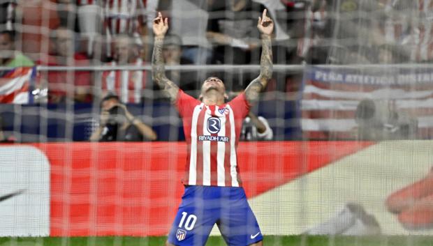 Ángel Correa celebrando uno de sus goles ante el Cádiz
