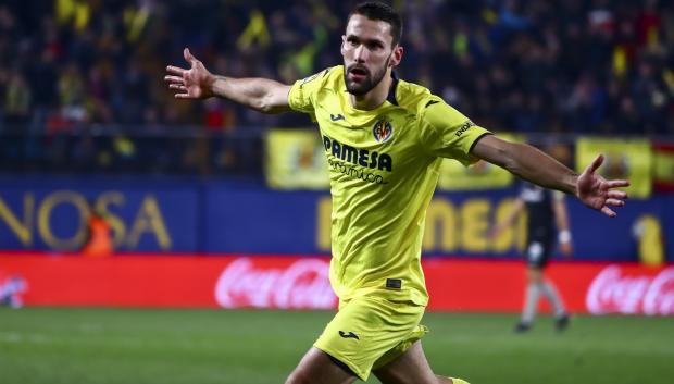 Alfonso Pedraza celebran un gol con el Villareal en la Liga