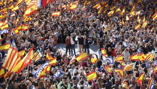 Miles de personas se han reunido en Valencia