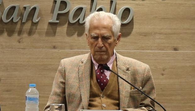 Don Alonso Álvarez de Toledo embajador de España en la República Democrática Alemana entre 1985 a 1990 durante una conferencia realizada en 2019