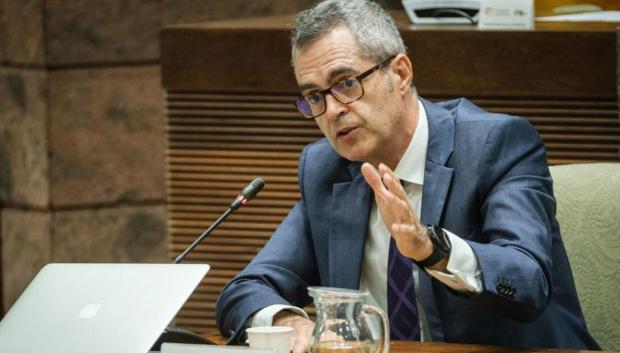 Luis del Río debe velar por los intereses de peatones, conductores y usuarios de patinete