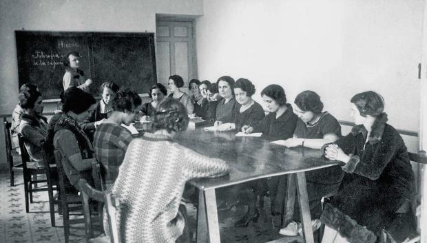 La Residencia de Señoritas fue el primer centro oficial destinado a fomentar la enseñanza universitaria para mujeres en España.