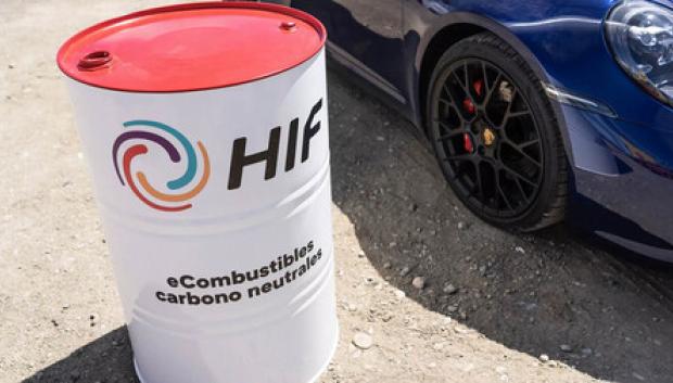 Porsche ya utiliza combustibles sintéticos en muchos de sus coches