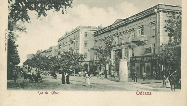 La calle Deribásivska en una tarjeta postal de principios del siglo xx