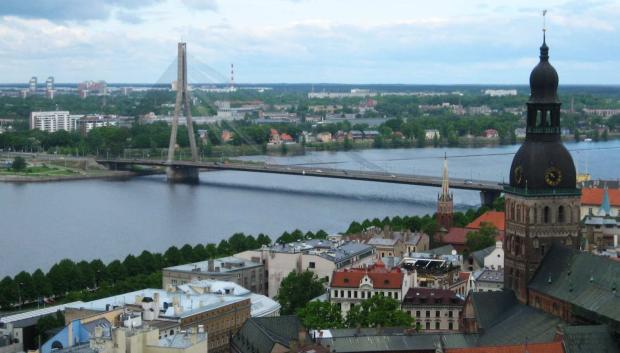 Vista del río Dviná en Riga