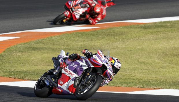 Jorge Martín toma una curva en el GP de la Comunidad Valenciana