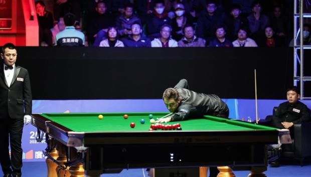 Ronnie O`Sullivan en un partido contra Zhang, dos de los mejores del mundo
