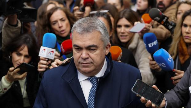 El secretario de Organización del PSOE, Santos Cerdán atiende a la prensa tras la solemne apertura de la XV Legislatura