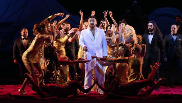 Rigoletto de Miguel del Arco en el Teatro Real