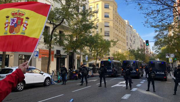 Cordón policial en Ferraz