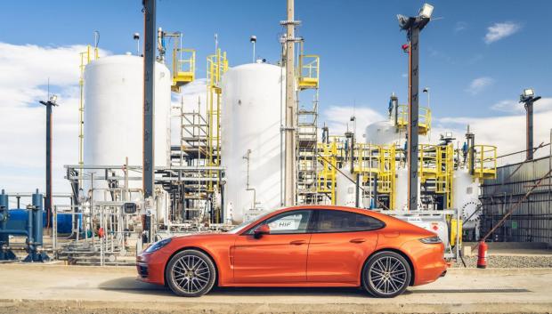 Porsche ya utiliza los e-fuel chilenos con éxito