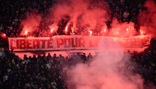 Imagen de ultras en Marsella, uno de los equipos afectados por esta medida