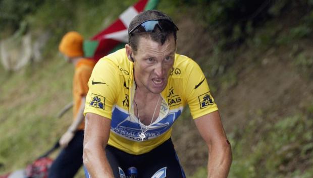 Lance Amstrong durante una carrera