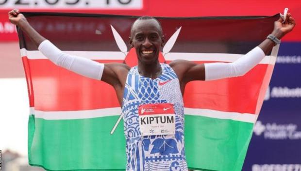 Kelvin Kiptum batió el récord mundial de maratón