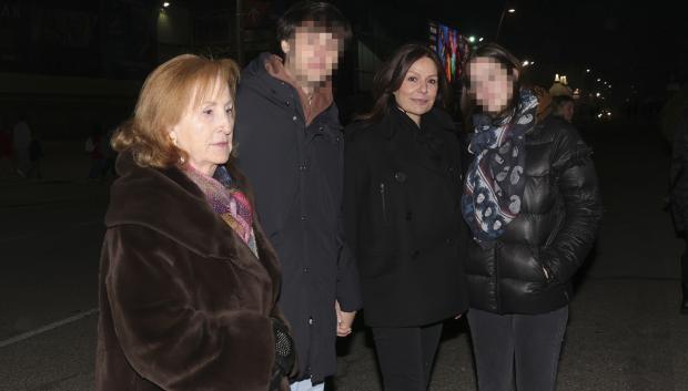 Nuria Gonzalez with sons Alma Fernandez Tapias and Ivan Fernadez Tapias in Madrid. 26 December 2023