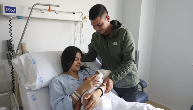 Erik, es uno de los dos primeros recién nacidos del Año, en Madrid