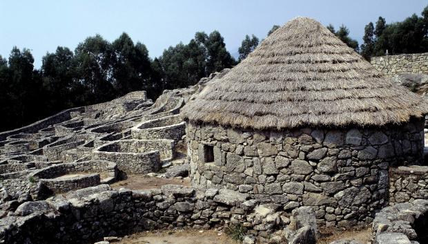 PONTEVEDRA
LA GUARDIA
RESTOS CASTRO CELTA EN EL MONTE DE SANTA TECLA
VIVIENDAS CIRCULARES DELA CITANIA