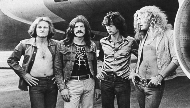 Jimmy Page, segundo por la derecha, junto a sus compañeros de Led Zeppelin