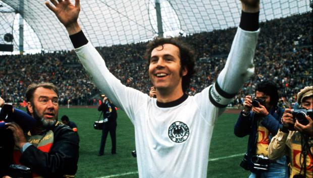 Beckenbauer, una leyenda del fútbol, de los mejores jugadores de la historia.