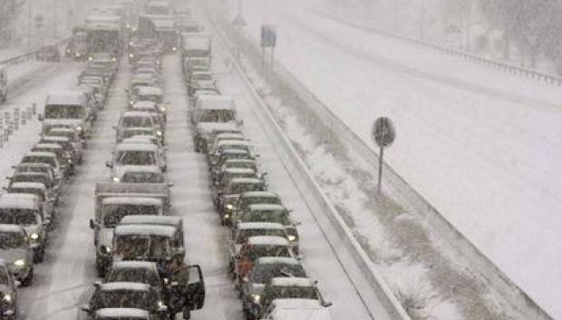 La nieve es uno de los peores enemigos en carretera