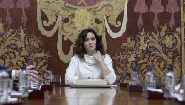 La presidenta de la Comunidad de Madrid, Isabel Díaz Ayuso, preside la reunión del Consejo de Gobierno