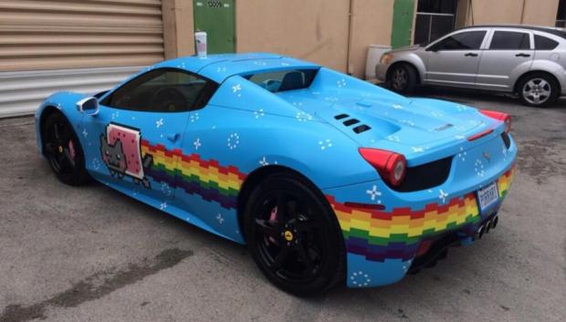 A Ferrari no le hizo gracia esta decoración de Deadmau5 sobre un 458