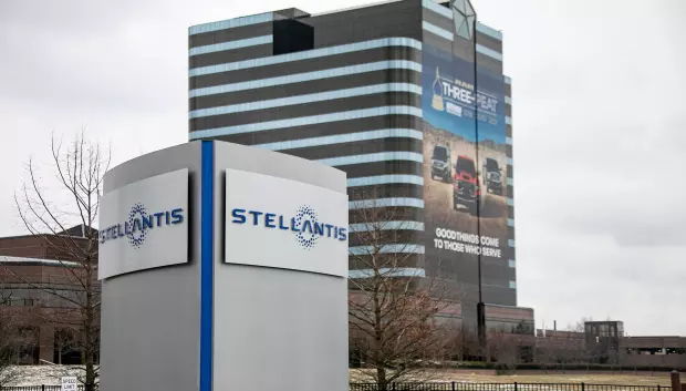 Por el momento Stellantis desmiente negociaciones con Renault