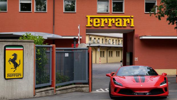Todo buen ferrarista debe visitar la fábrica original y el circuito de pruebas con su Ferrari
