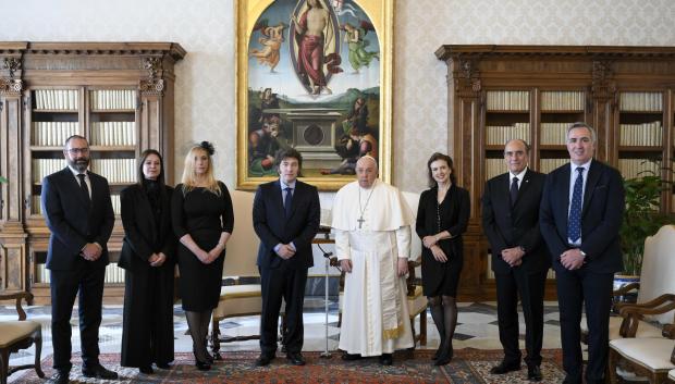 La delegación argentina en el Palacio Apostólico