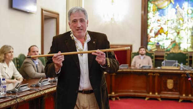 Joseba Asiron, de Bildu, es alcalde de Pamplona desde diciembre gracias al PSN