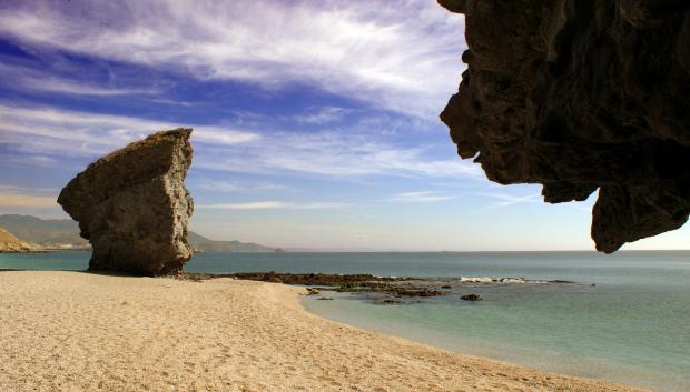 Playa de los Muertos, Carboneras