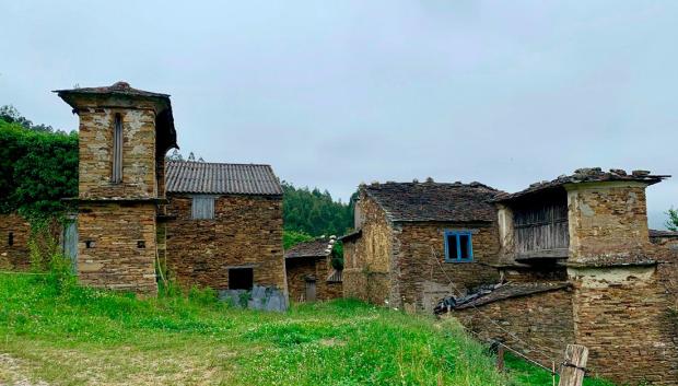 Aldea abandonada en Galicia