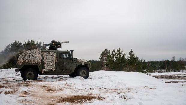 Disparo de misil 'Spike' español en Letonia