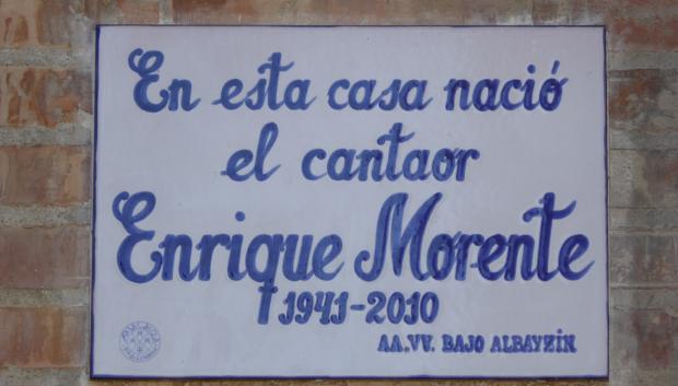 Placa en la casa de Enrique Morente en Granada