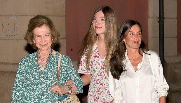 Con Doña Letizia y la Infanta Sofía, en Palma el pasado verano