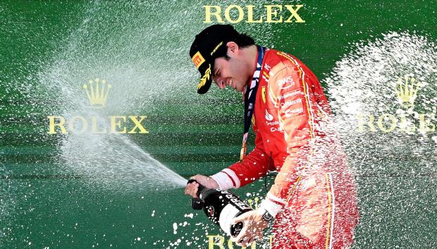 Carlos Sainz celebra su victoria en el Gran Premio de Australia
