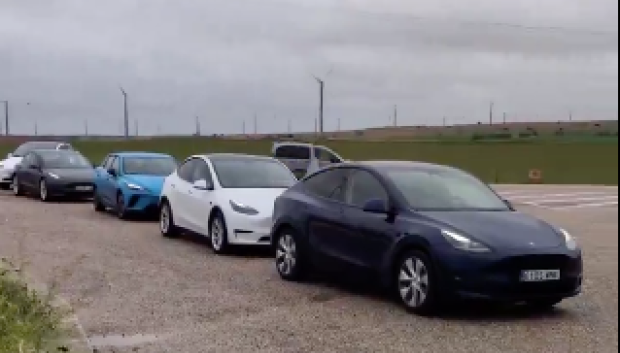 Una exposición de Tesla en carretera
