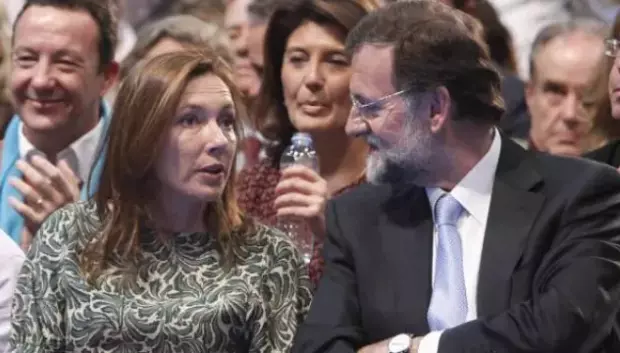 Rajoy y su mujer, Elvira Rodríguez, en la campaña de las generales de 2011